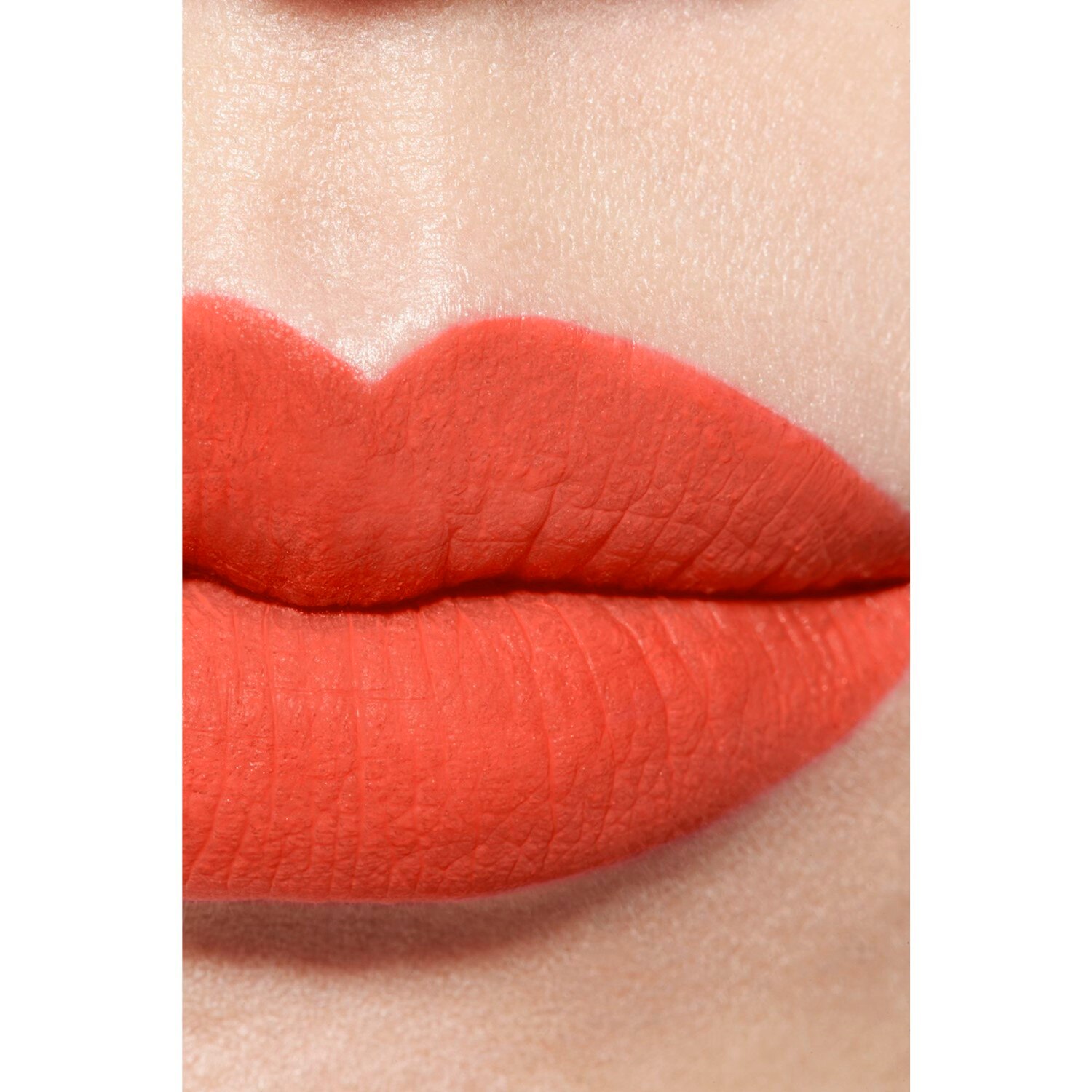LA BARRA DE LABIOS LÍQUIDA MATE INTENSA DE LARGA DURACIÓN